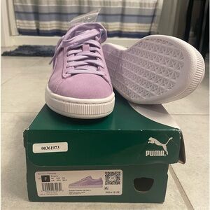 Suede Classic XXI Women’s Pumas light lavender Women’s size 7